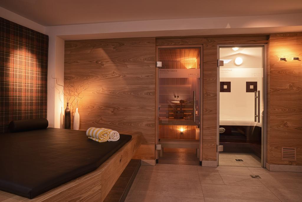 Sankt Johann Spa Suites & Apartments ปราโตอาโลสเตลวิโอ ภายนอก รูปภาพ