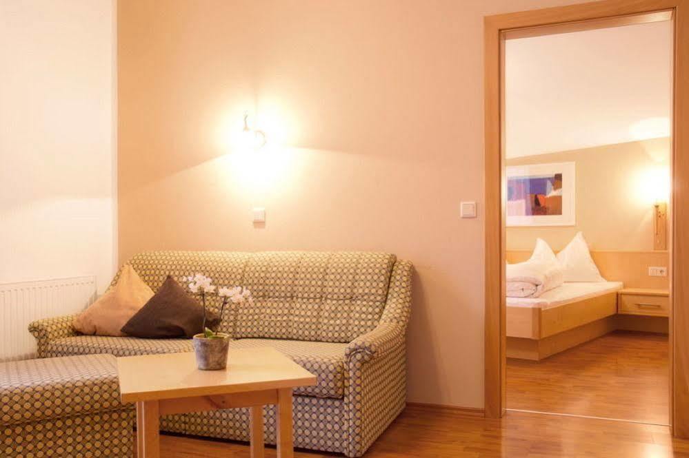 Sankt Johann Spa Suites & Apartments ปราโตอาโลสเตลวิโอ ภายนอก รูปภาพ