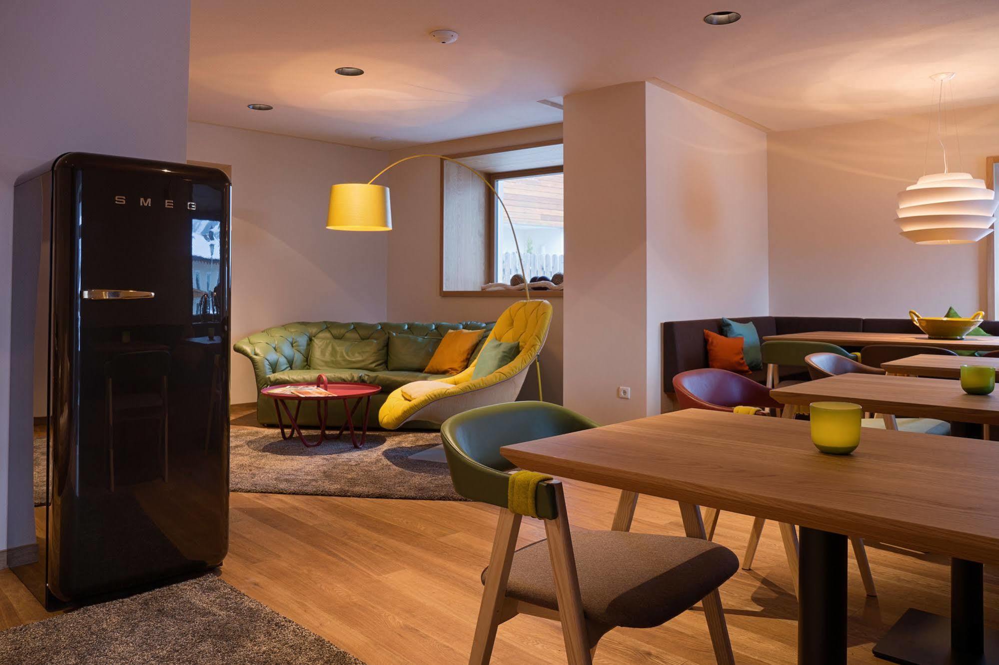 Sankt Johann Spa Suites & Apartments ปราโตอาโลสเตลวิโอ ภายนอก รูปภาพ