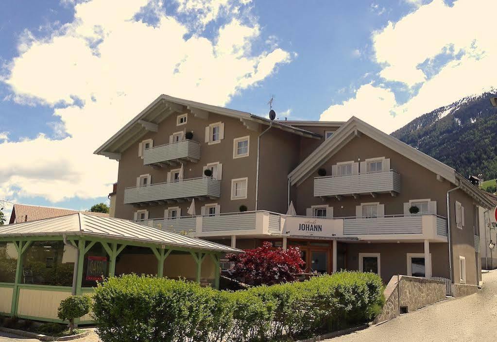 Sankt Johann Spa Suites & Apartments ปราโตอาโลสเตลวิโอ ภายนอก รูปภาพ